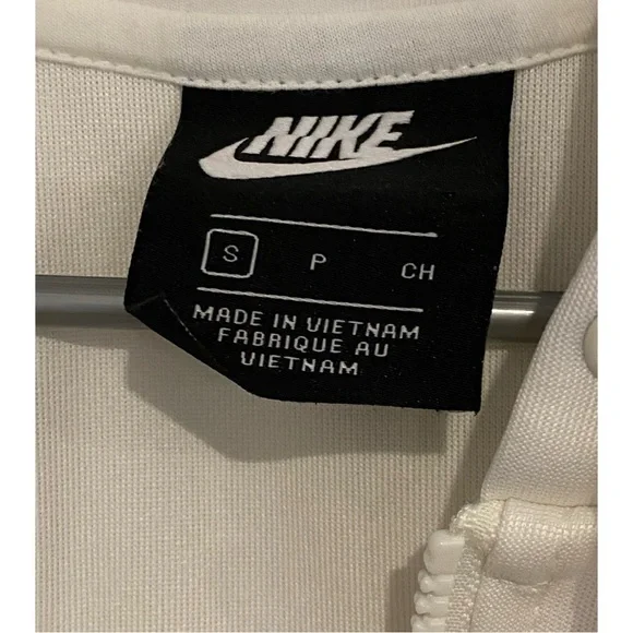 Women’s “Nike” track jacket - Picture 3 of 5